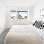 Charming Ribeirao Retreat With Balcony Vila Nova de Famalicão