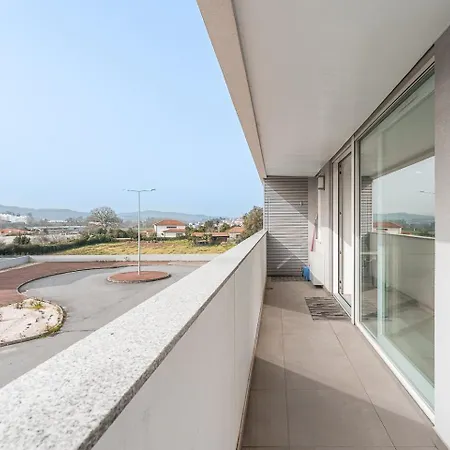 Charming Ribeirao Retreat With Balcony * Vila Nova de Famalicao