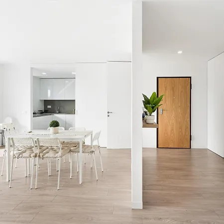 Charming Ribeirao Retreat With Balcony Lägenhet Vila Nova de Famalicão