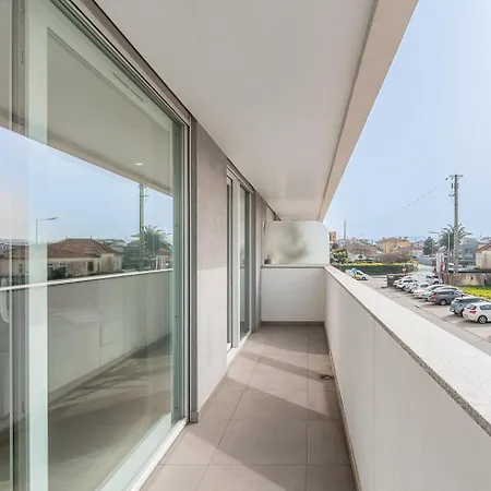 Charming Ribeirao Retreat With Balcony Apartment Vila Nova de Famalicao