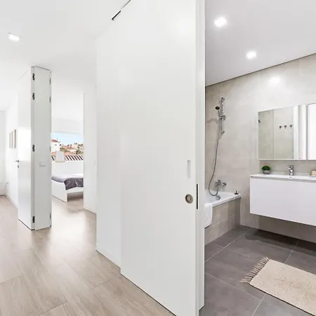 Charming Ribeirao Retreat With Balcony *